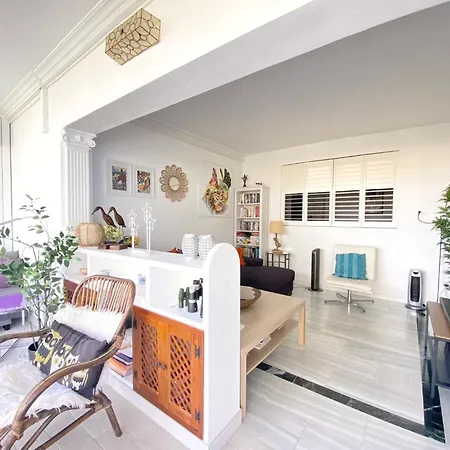 Beachfront Bliss, On The Promenade - Eaw Homes Apartment
