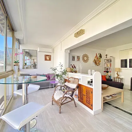 Beachfront Bliss, On The Promenade - Eaw Homes Apartment *