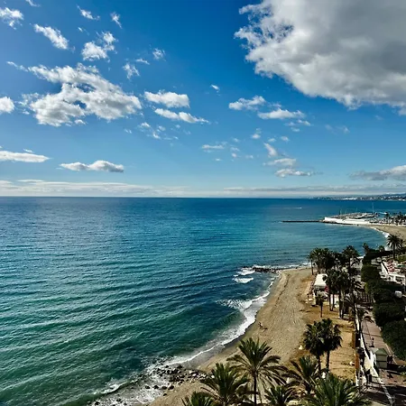Beachfront Bliss, On The Promenade - Eaw Homes Apartment *