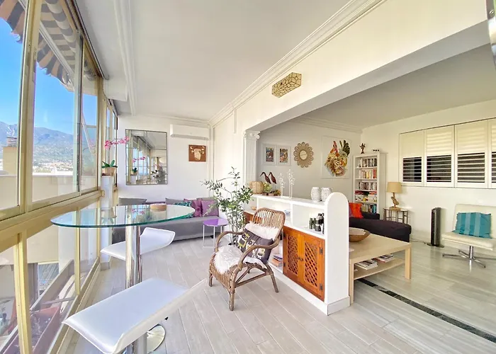 Beachfront Bliss, On The Promenade - Eaw Homes Apartment *